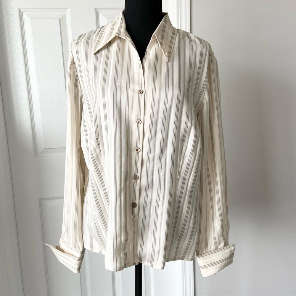 Jones New York Collection Silk Cream Shimmer Pleated Back Button Down Blouse